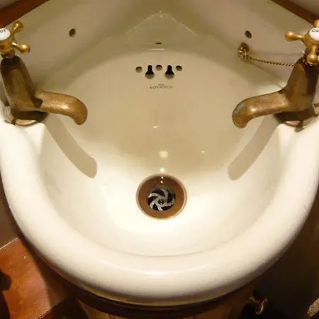 Royal Mile Hotel 4*