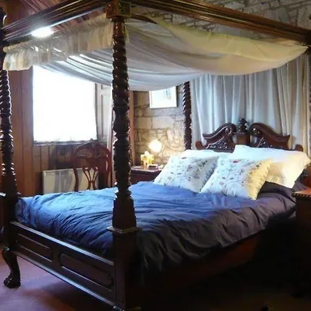 Royal Mile Hotel 4*