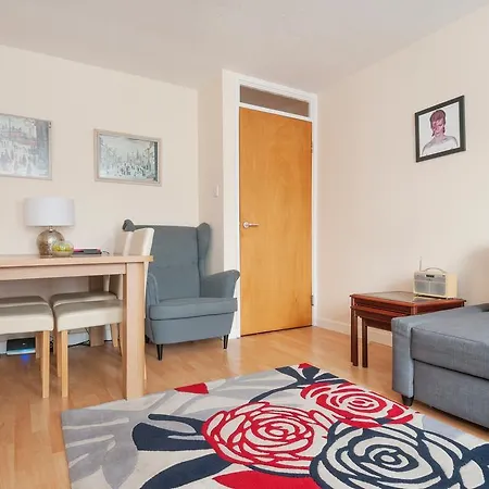 Apartment Broughton Road City