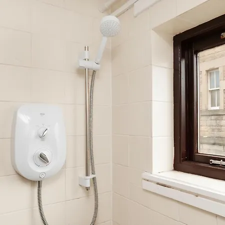Broughton Road City Apartment