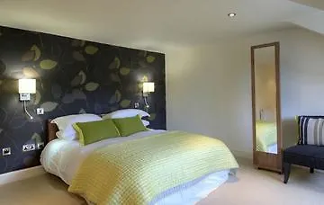 10 Claredon Crescent Hotell 4*