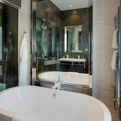 Hotel The On The Mile 4*