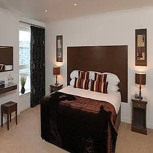 Fountain Court - Grove Executive Apart Otel 4*