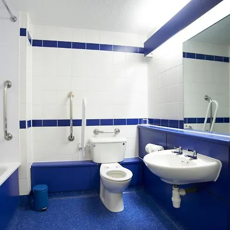 Travelodge Dreghorn Hotel 3*