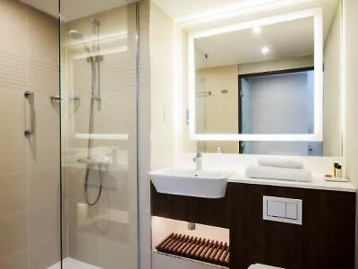 Courtyard By Marriott West Отель 4*