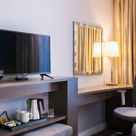 Hampton By Hilton West End 3* אדינבורו