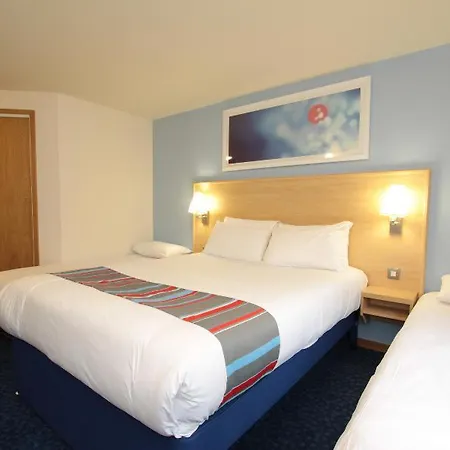 Hotel Travelodge Dreghorn 3*