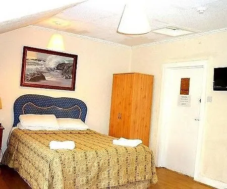 Merith House Hotell 3*