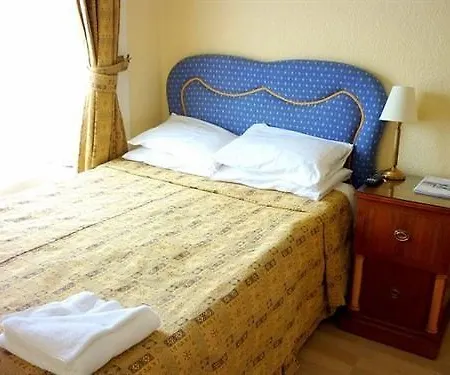 Merith House Hotell