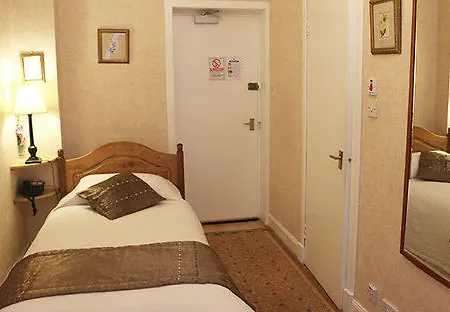 Grosvenor Gardens Hotel 4*