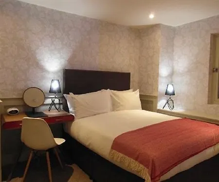 Hotel Grove House 3*
