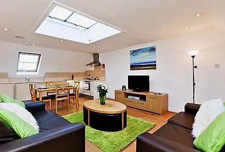 My-canning Street * Edinburg