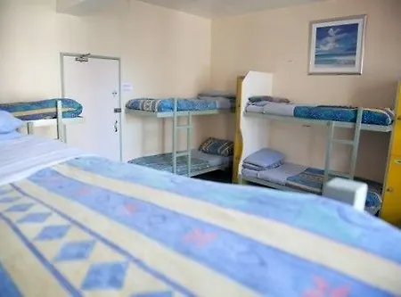 High Street - Adults Only Hostel *