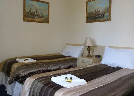 Pensionat Alba Hills 3*