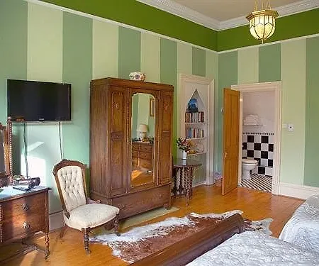 Cluaran House 4* Edinburgh