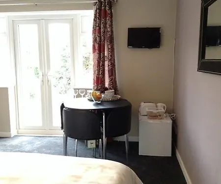 Meadow House 3*
