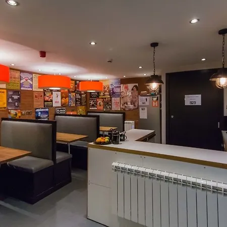 Code - The Loft, Hostal *
