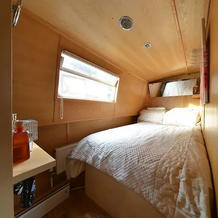 - Houseboats Bateau-hôtel Édimbourg