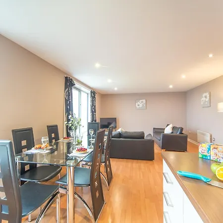 Western Harbour View Apartment