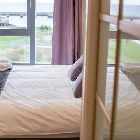 Western Harbour View Apartment Edinburgh