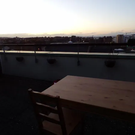 Apartment 3 Bedroom Penthouse With Rooftop / Balcony & Parking Edinburgh