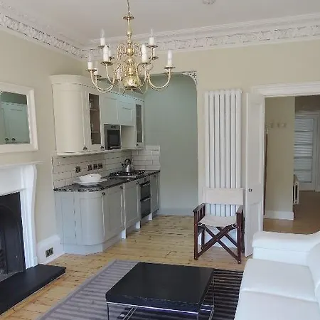 Bright Victorian Bruntsfield Apartment Edinburgh