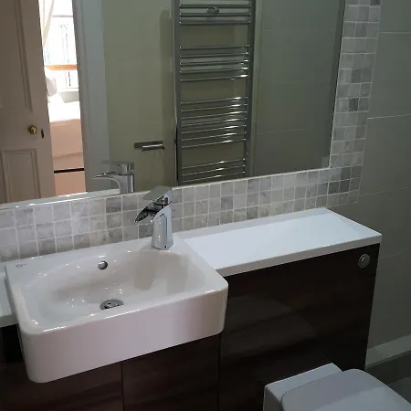 Bright Victorian Bruntsfield Apartment Edinburgh