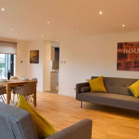 3 Bedroom With Private Roof Terrace شقة