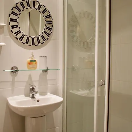2 Bedroom With Free Parking Appartement Edinburgh