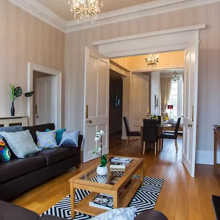 Central 2 Bedroom Apartment