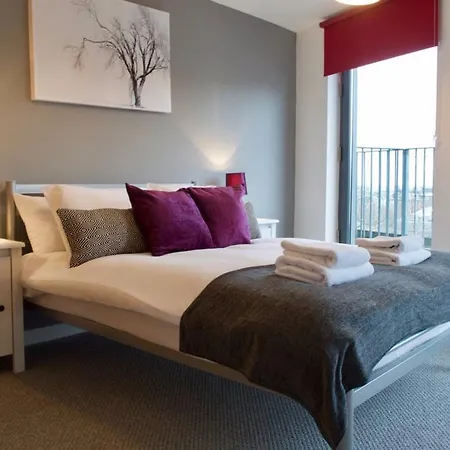 3 Bedroom With Private Roof Terrace