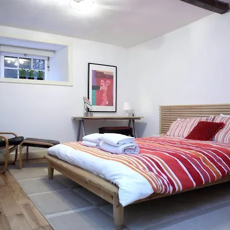 2 Bedroom Flat In City Centre Sleeps 4 Edinburgh