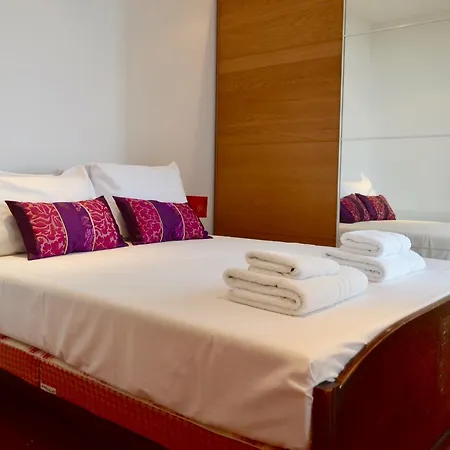 1 Bedroom Central Sleeps 4 Edynburg