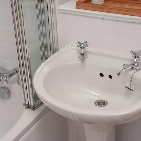 The West Port Castle View Apartment Edinburgh