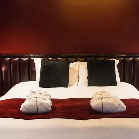 Le Monde Hotel