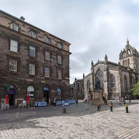 Parliament Sq Edinburgh