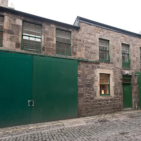 Thistle Lane Apartment *