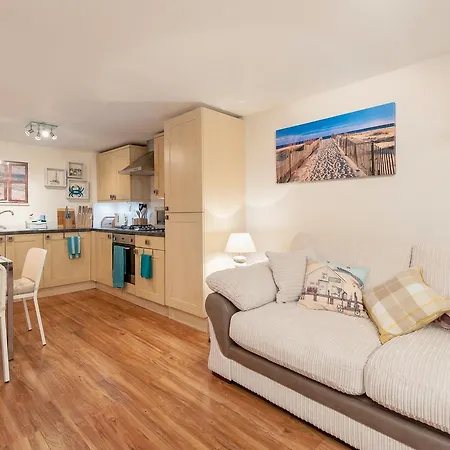 The Trafalgar Lane Apartment *