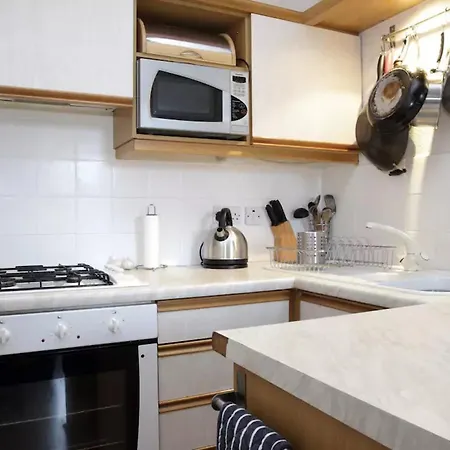 Apartamento 1 Bedroom 10 Minutes From Royal Mile Edimburgo