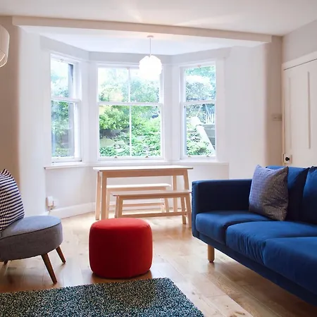 Contemporary Georgian Flat With Private Garden * Edinburgh