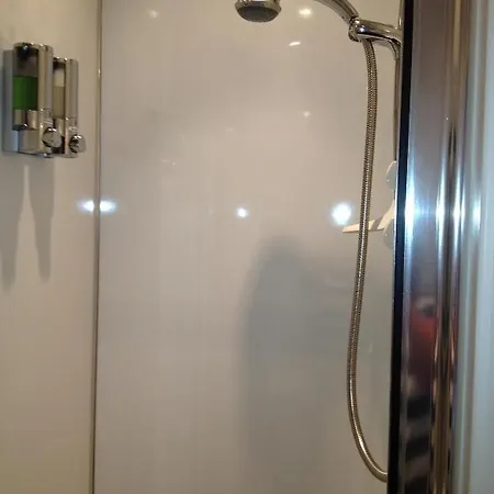 לינה וארוחת בוקר Ramsay's אדינבורו