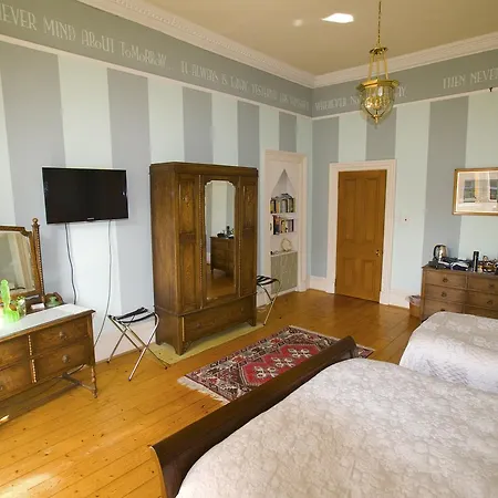 ゲストハウス Cluaran House