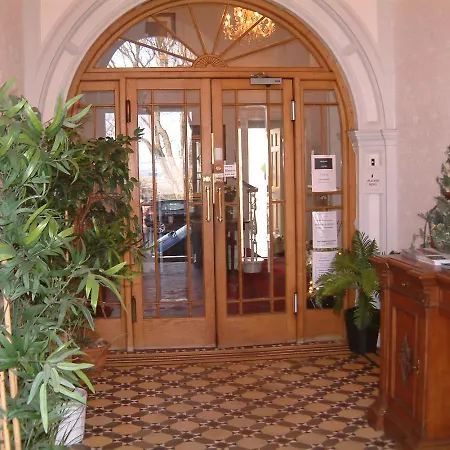 Terrace فندق