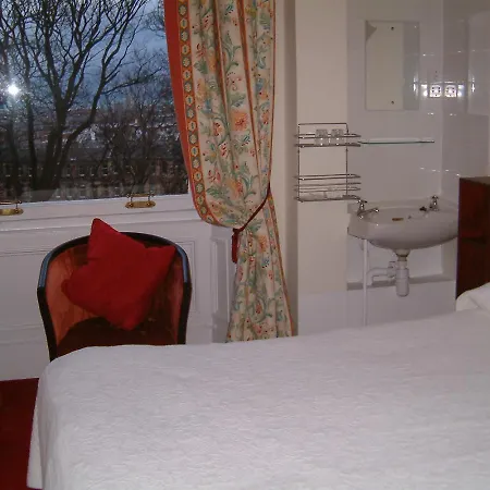 Terrace Hotel 2*