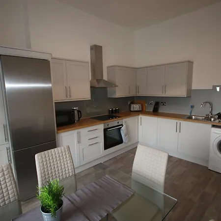 Hanover Street - Luxury City Apartment