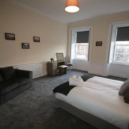 Hanover Street - Luxury City