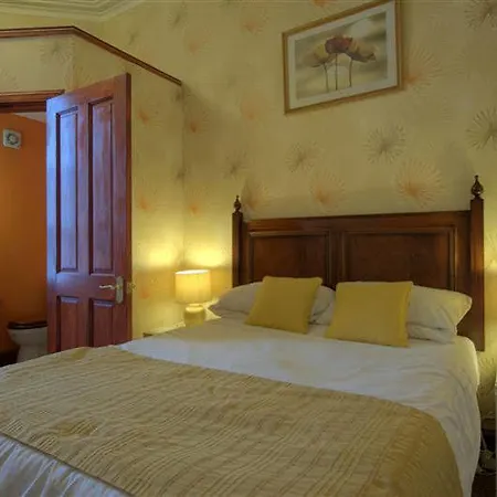 Castle Park 4* Edinburgh