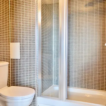 3 Bedroom Canal-side Sleeps 6 Daire Edinburgh