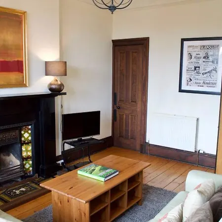 2 Bedroom Flat Near The King'S Theatre Sleeps 4