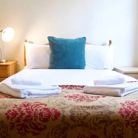 2 Bedroom Flat Near The King'S Theatre Sleeps 4 公寓